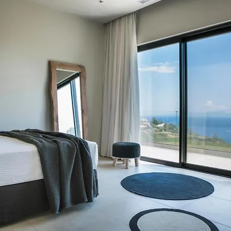Kleismata Sleeps 4 Pool Air Con Wifi *