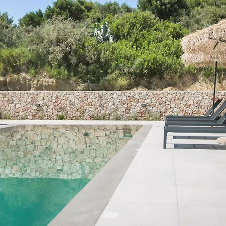 Kleismata Sleeps 4 Pool Air Con Wifi *