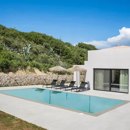 Kleismata Sleeps 4 Pool Air Con Wifi Klísmata