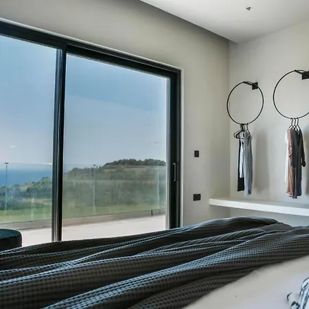 Kleismata Sleeps 4 Pool Air Con Wifi Villa *